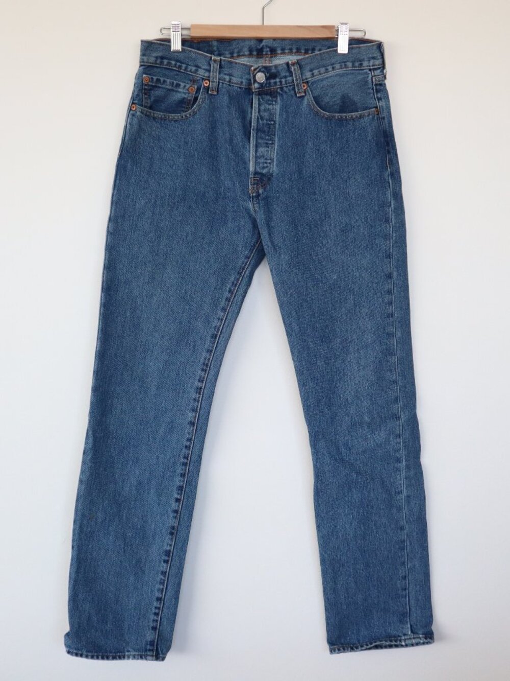 Levi's 501 Medium Wash Blue Jeans, Size 31/32